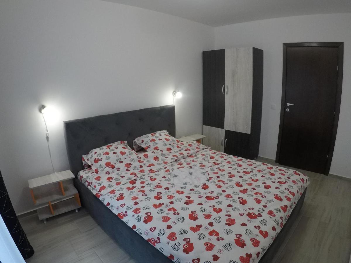 Ama Apartament Cu Terasa 50 Mp & Parcare บราชอฟ ภายนอก รูปภาพ