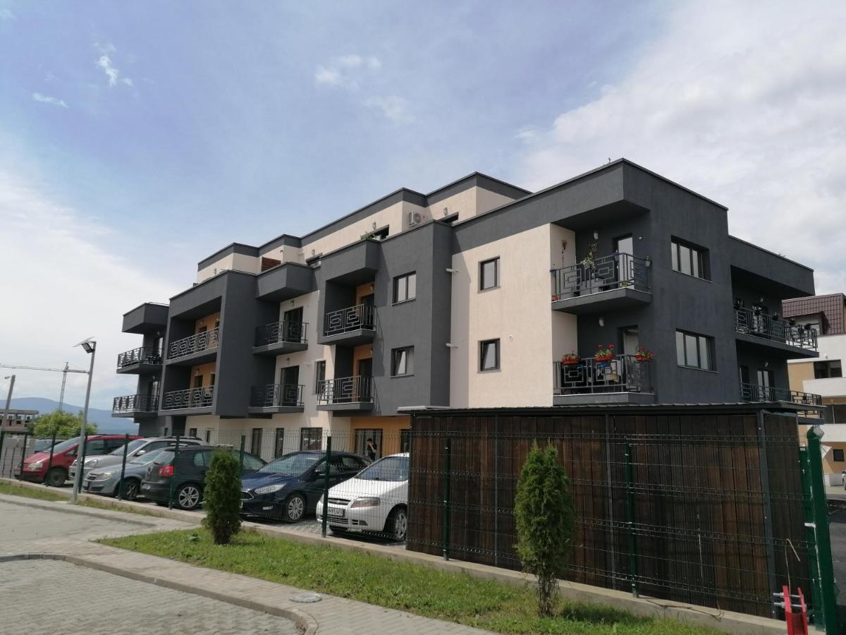 Ama Apartament Cu Terasa 50 Mp & Parcare บราชอฟ ภายนอก รูปภาพ