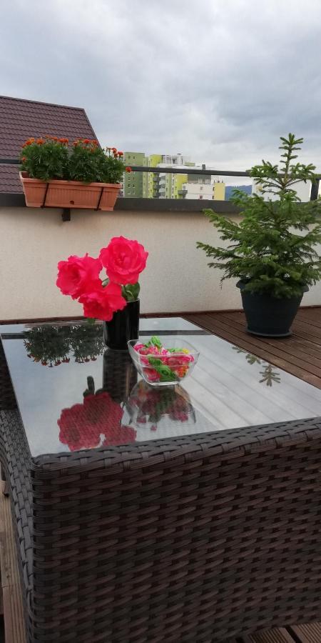 Ama Apartament Cu Terasa 50 Mp & Parcare บราชอฟ ภายนอก รูปภาพ