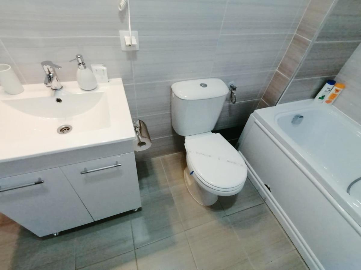 Ama Apartament Cu Terasa 50 Mp & Parcare บราชอฟ ภายนอก รูปภาพ